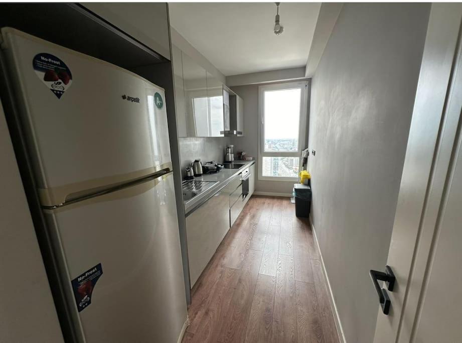 33 Floor Cozy With Balcony Gym Pool