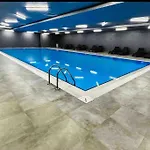 33 Floor Cozy Central With Balcony Gym Pool