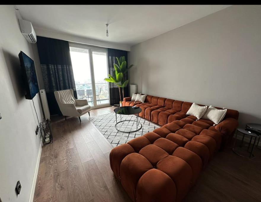 33 Floor Cozy With Balcony Gym Pool Daire